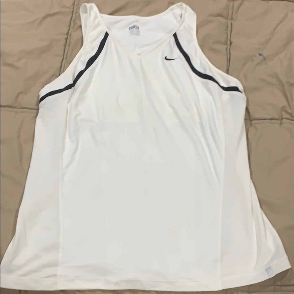 Nike fit dry tank with built in bra